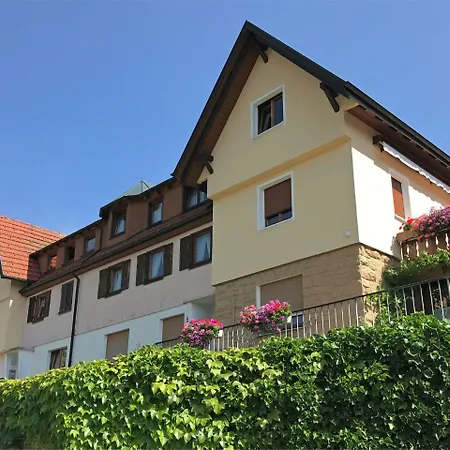 Panoramic View In With Garden بيرسبرون